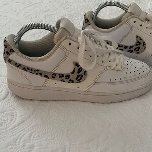 Nike Women’s Cream White Sneakers with Leopard Swoosh Accent Size 7.5 US